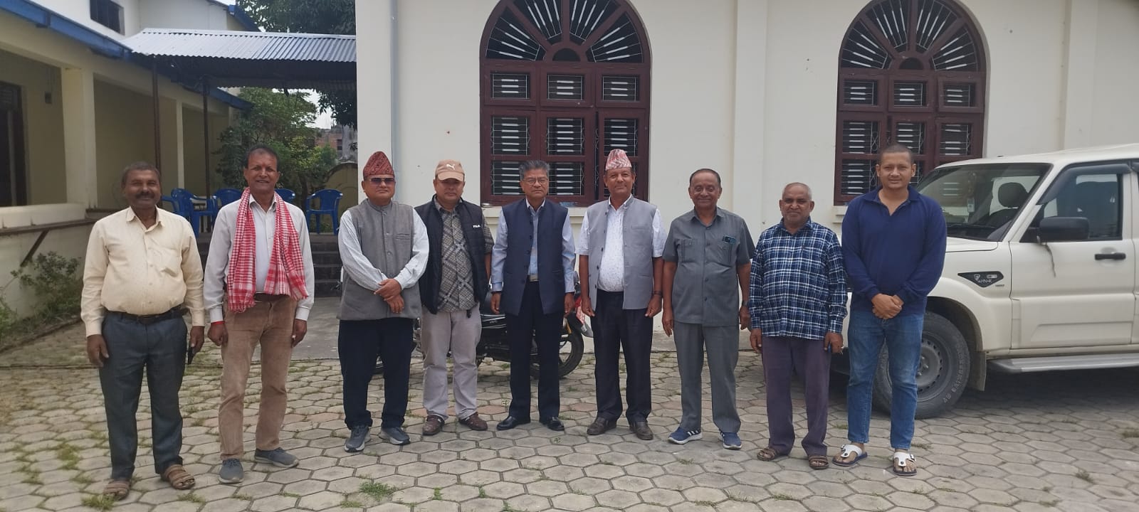 केन्द्रिय सदस्य शाहद्वारा आगजनी तथा तोडफोड गरिएको जिल्ला पार्टी कार्यालयको निरिक्षण