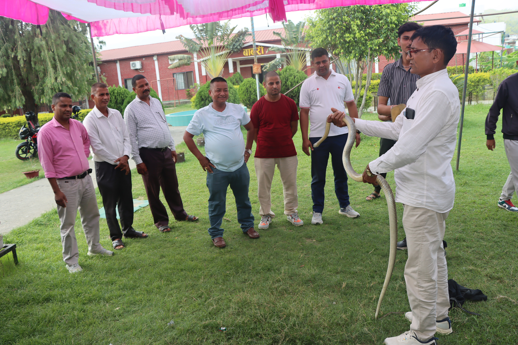 सैनामैनामा सर्प उद्धार तालिम, १३ जना सर्प उद्धारकर्ता तयार